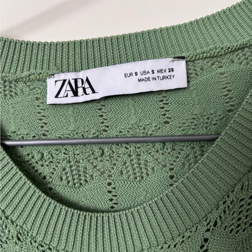 Zara Textured Green Ruffle Sweatshirt - Picture 2 of 3